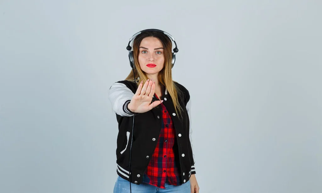 30 DJ Bios for Girls (Cute & Classy)