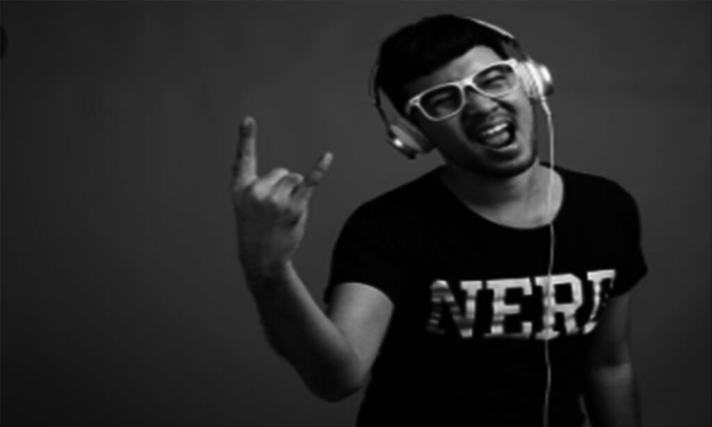 30 Funny DJ Bios for Instagram